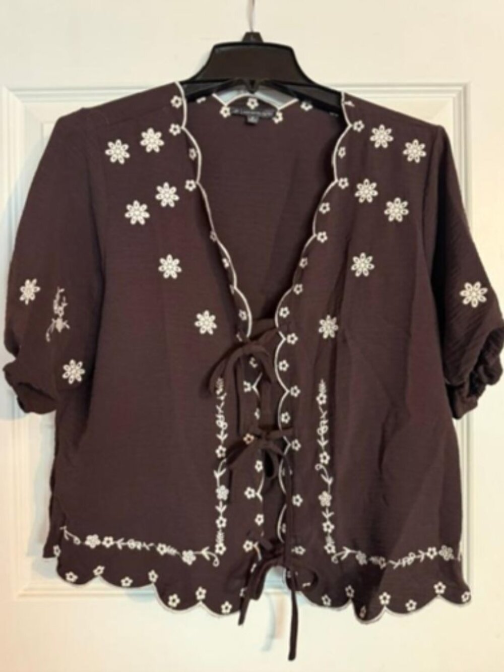 Adrianna Papell Floral Embroidered Tie-Front Short Sleeve Top / Blouse - Size Me